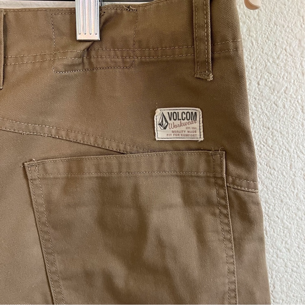 Volcom shorts. 32